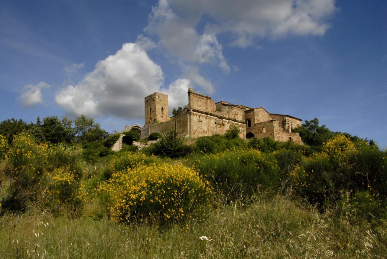 Bed & Bike Hotel Volterra Exterior photo